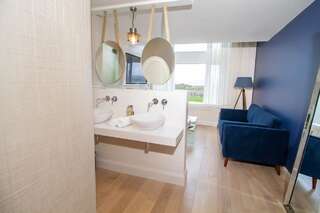Отель Connemara Sands Hotel & Spa Клифден Luxury Double Room with Ocean and Mountain Views-7