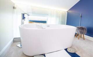 Отель Connemara Sands Hotel & Spa Клифден Luxury Double Room with Ocean and Mountain Views-3
